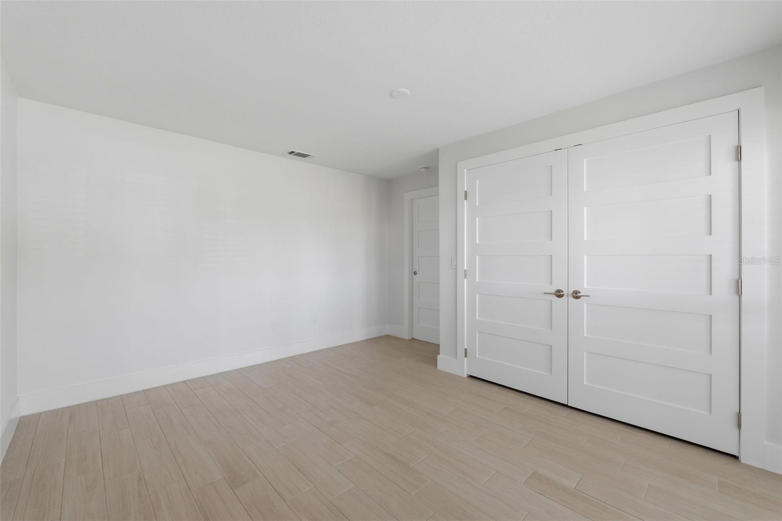 Image 30 of 67 For 2080 Hawaii Avenue Ne