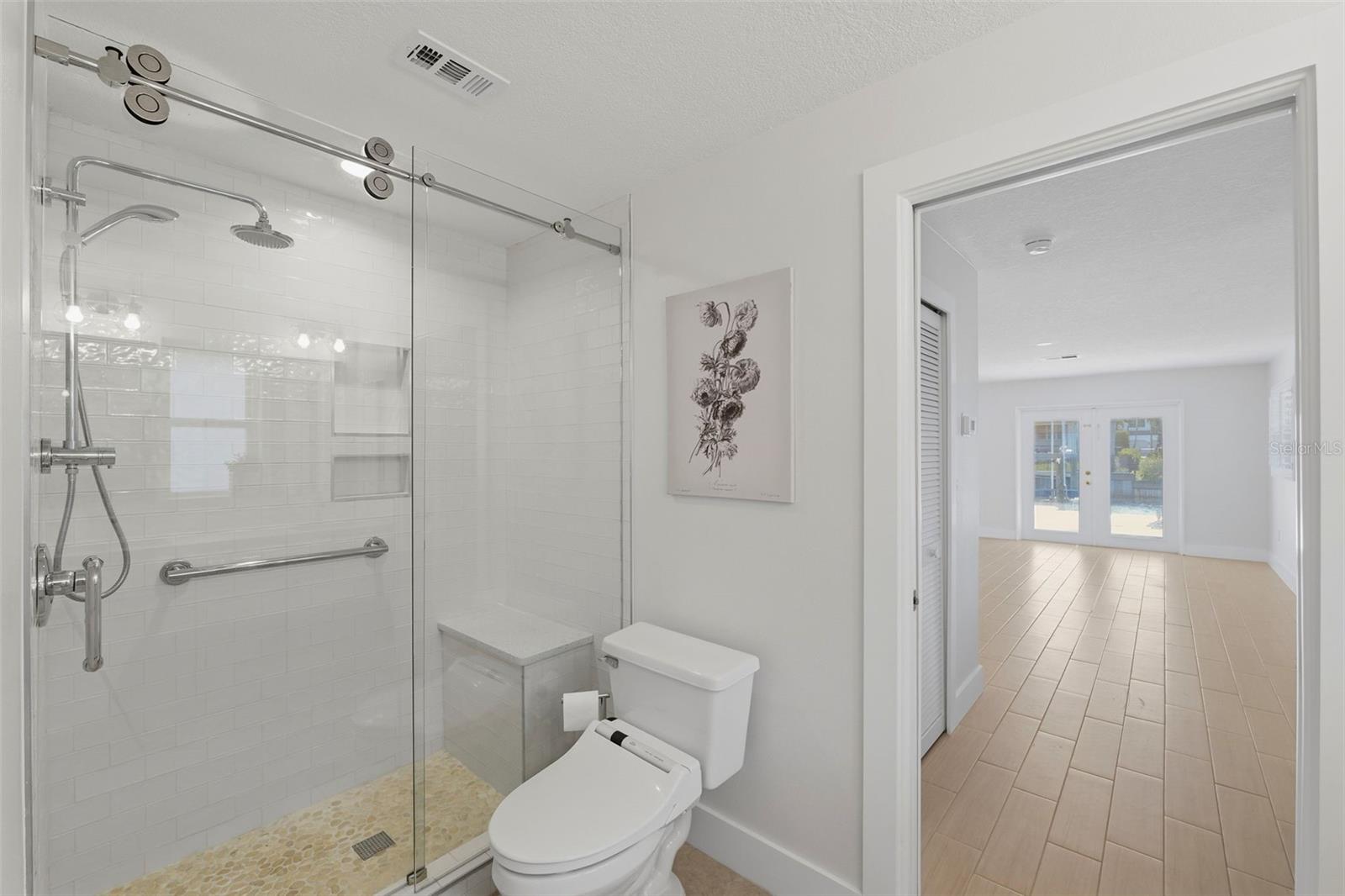 Image 35 of 67 For 2080 Hawaii Avenue Ne