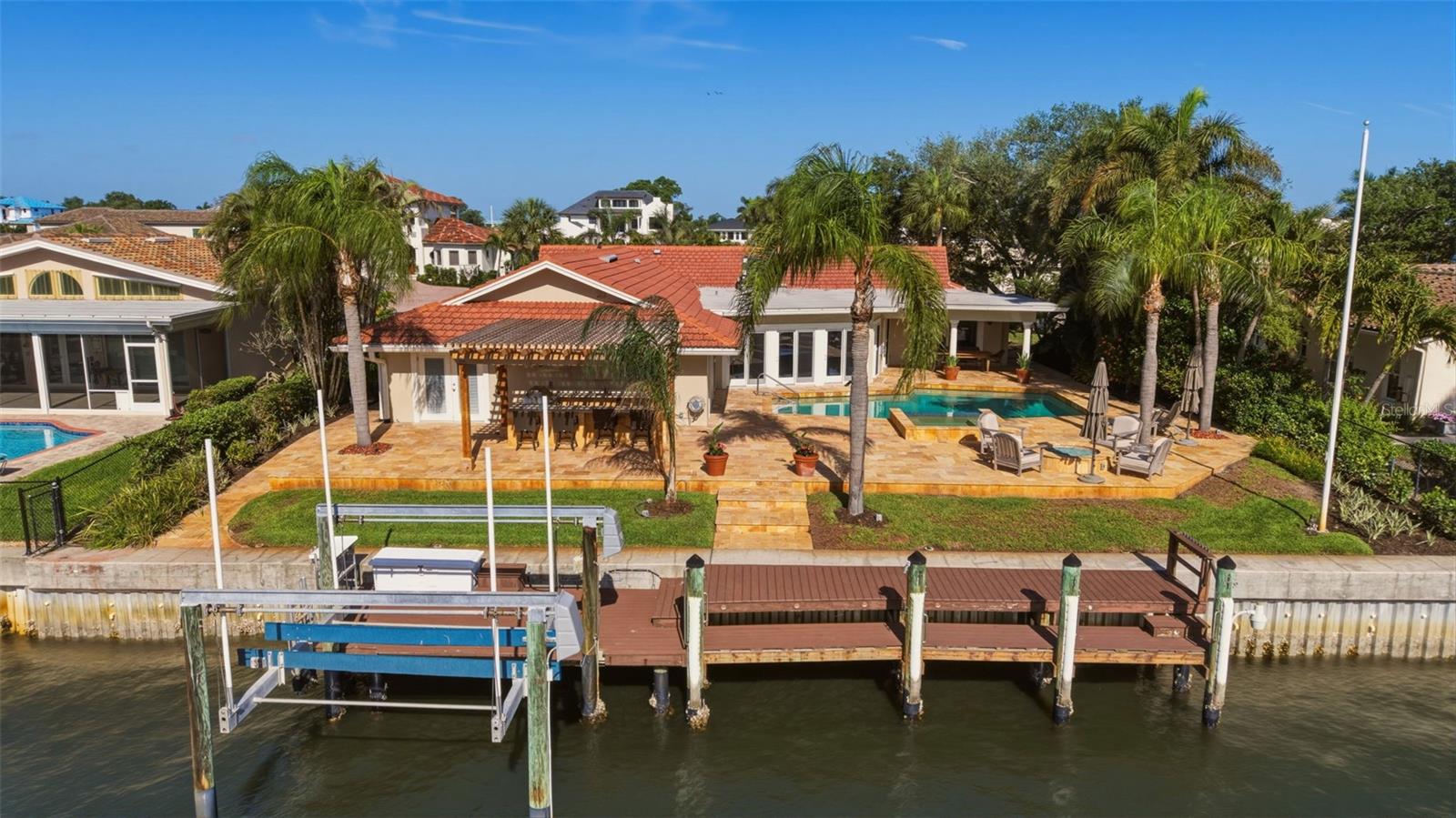 Image 40 of 67 For 2080 Hawaii Avenue Ne