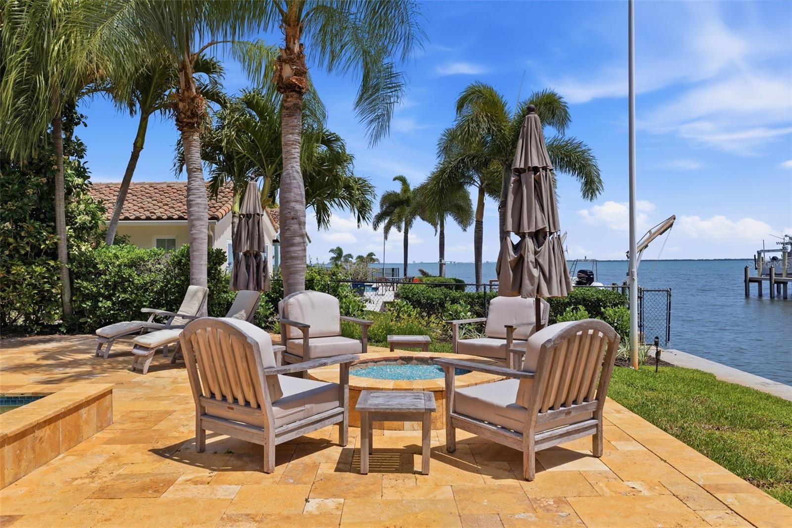 Image 47 of 67 For 2080 Hawaii Avenue Ne