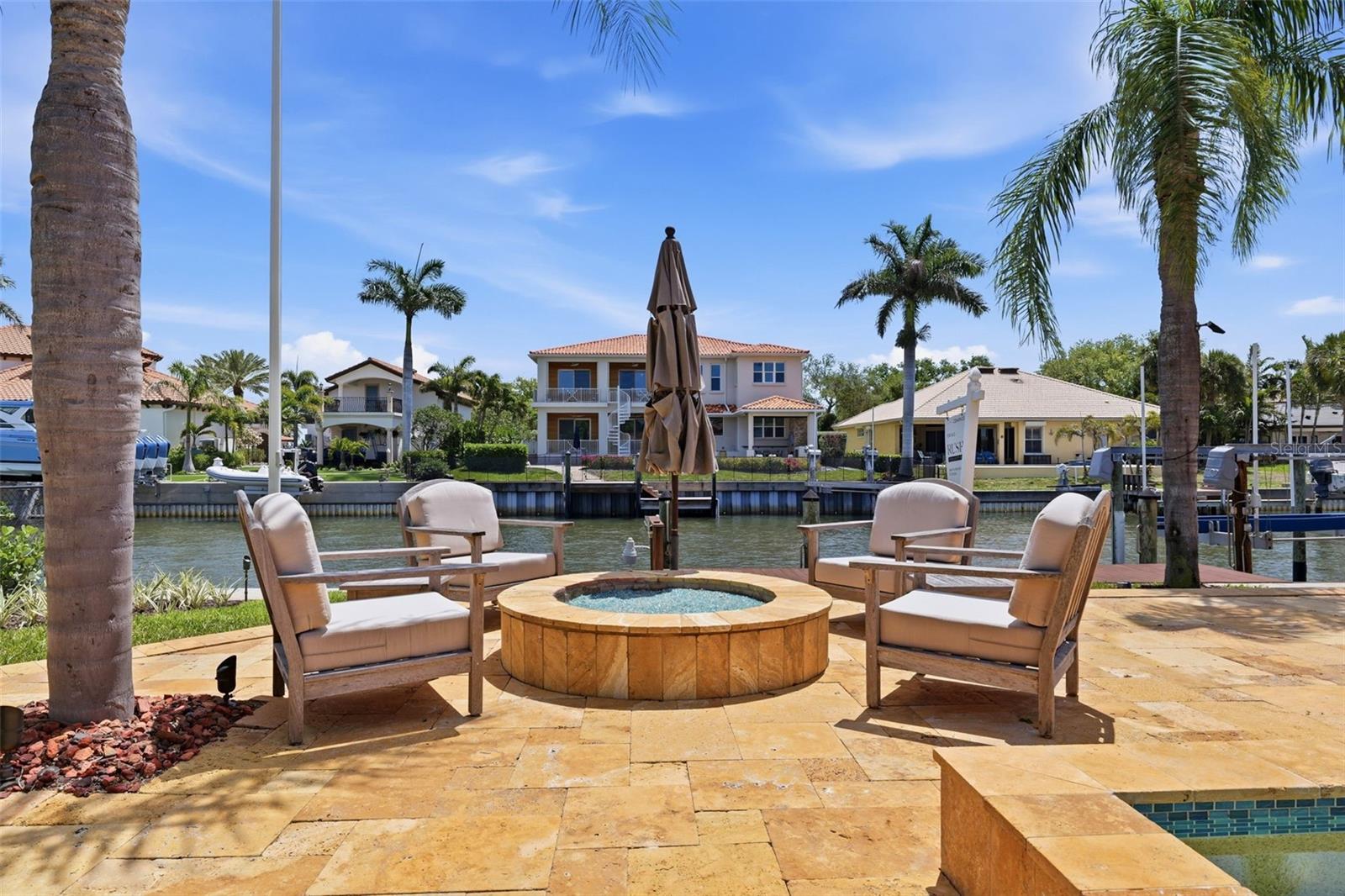 Image 48 of 67 For 2080 Hawaii Avenue Ne