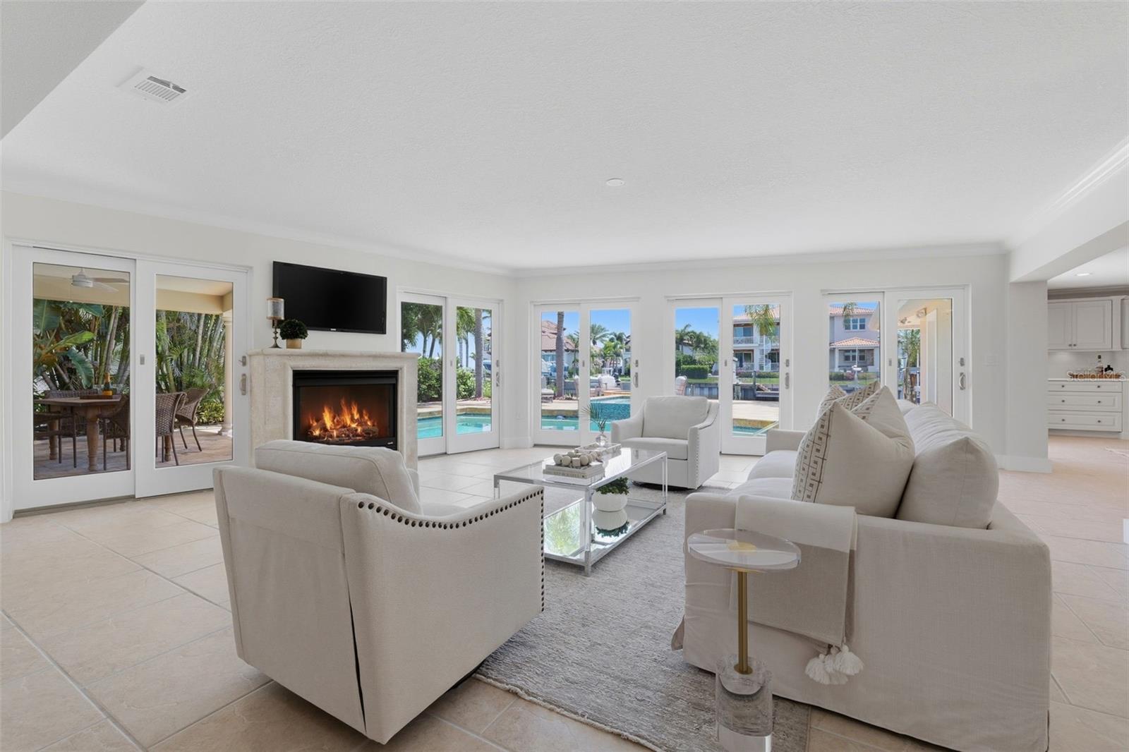 Image 5 of 67 For 2080 Hawaii Avenue Ne