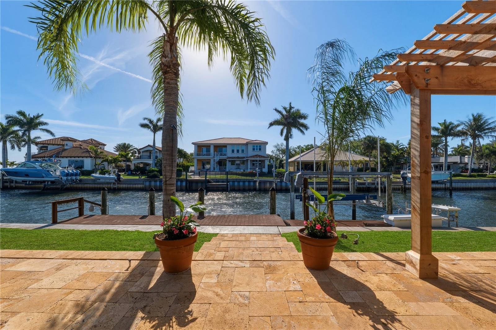 Image 50 of 67 For 2080 Hawaii Avenue Ne