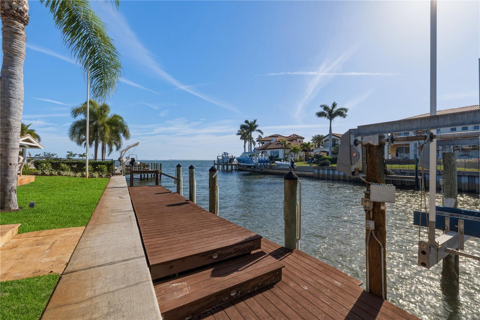 Image 51 of 67 For 2080 Hawaii Avenue Ne