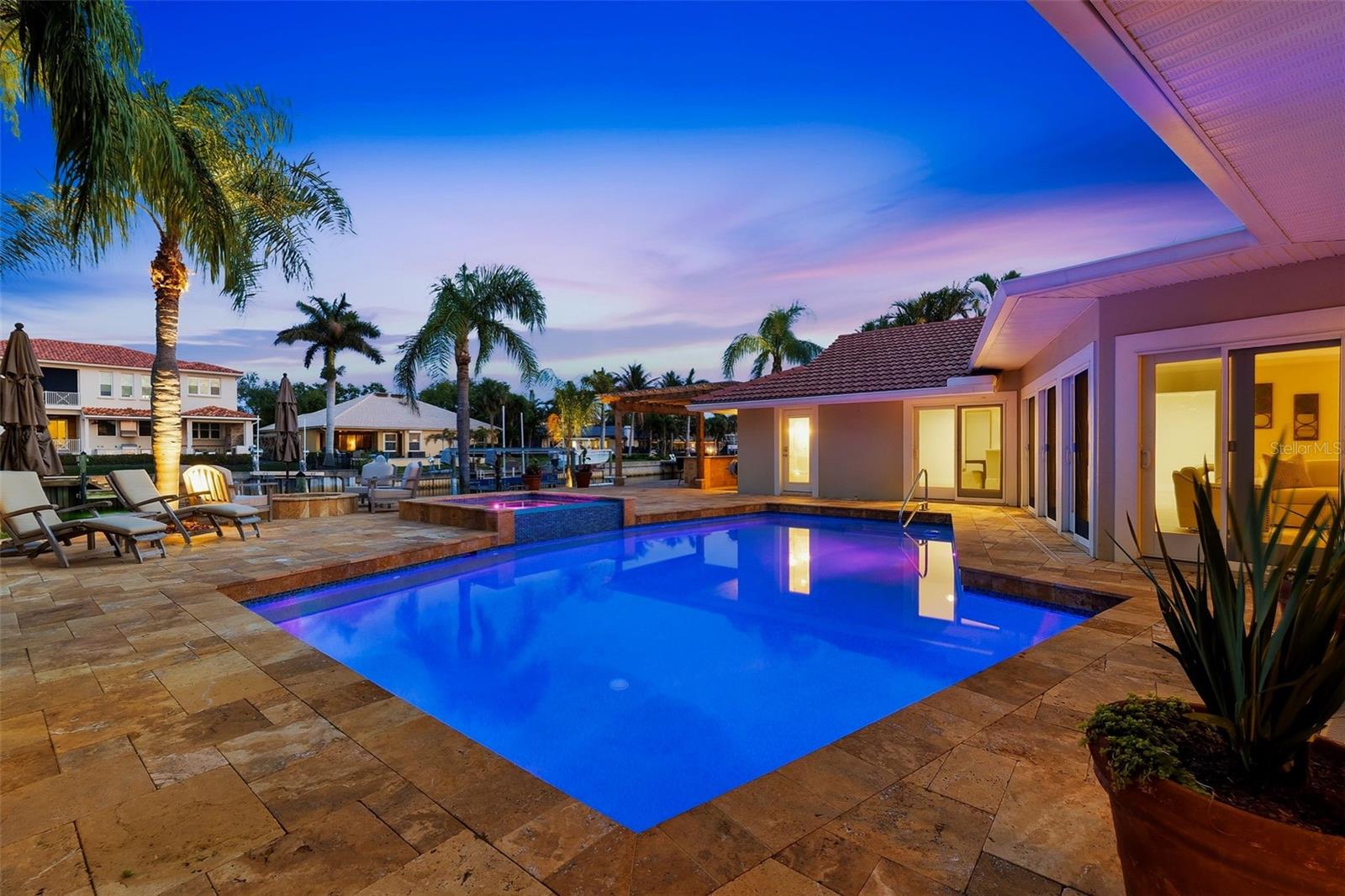 Image 56 of 67 For 2080 Hawaii Avenue Ne