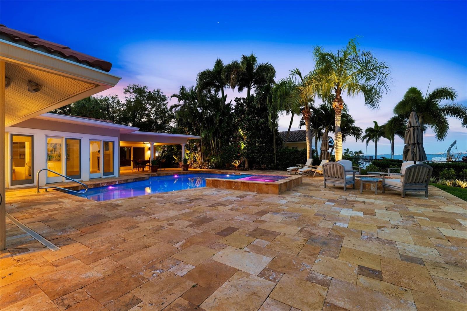 Image 58 of 67 For 2080 Hawaii Avenue Ne