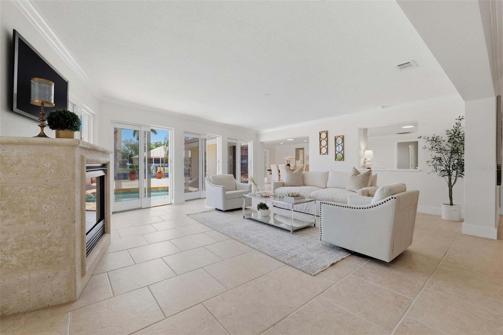 Image 6 of 67 For 2080 Hawaii Avenue Ne