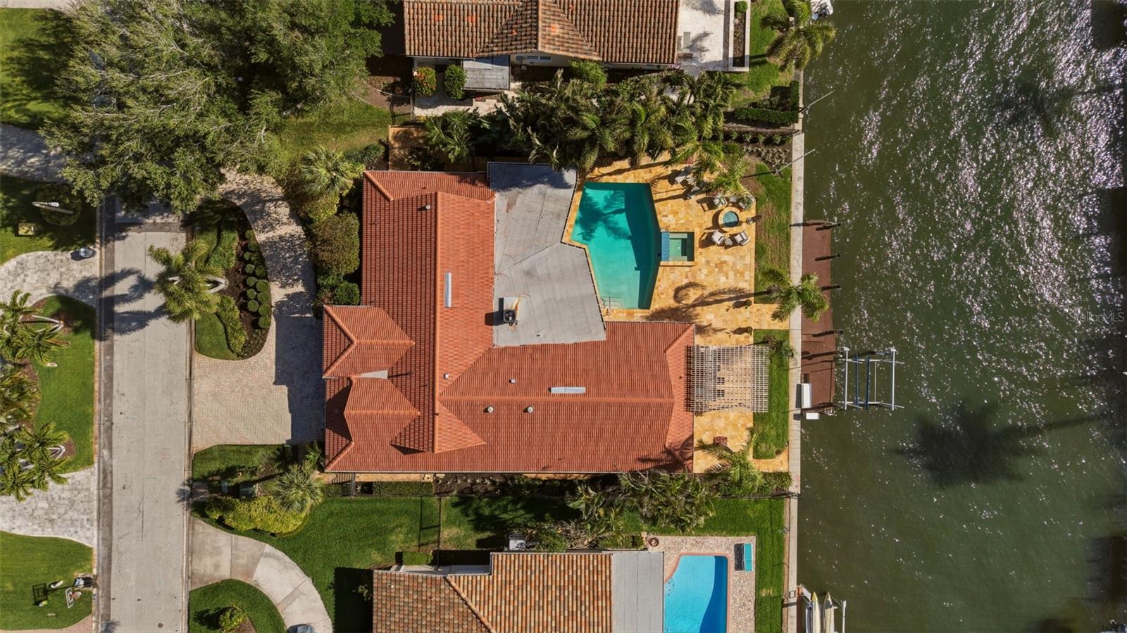 Image 60 of 67 For 2080 Hawaii Avenue Ne