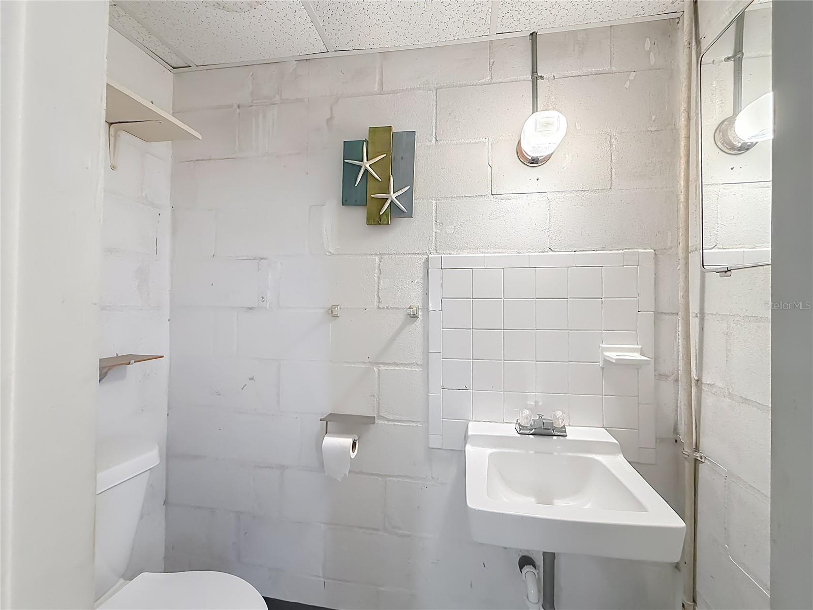 Image 27 of 62 For 4320 Newbury Drive