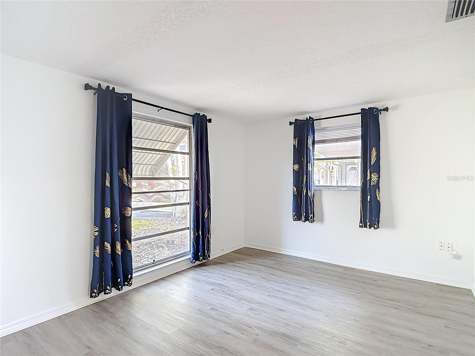 Image 28 of 62 For 4320 Newbury Drive