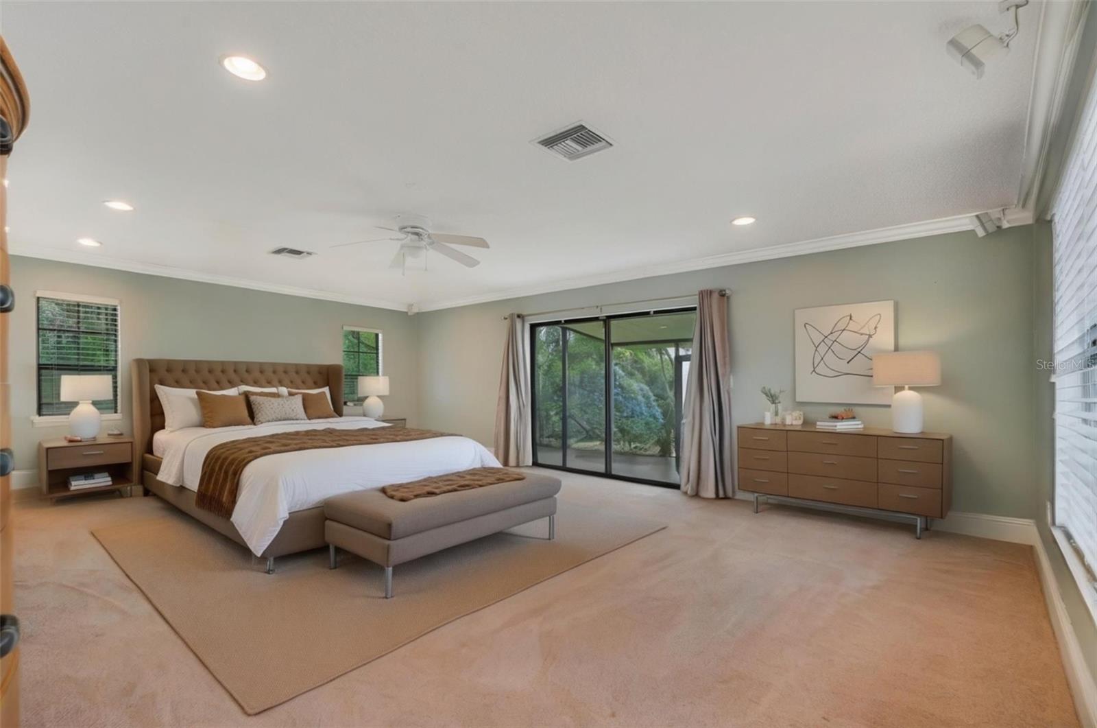 Image 10 of 21 For 573 Holmes Avenue