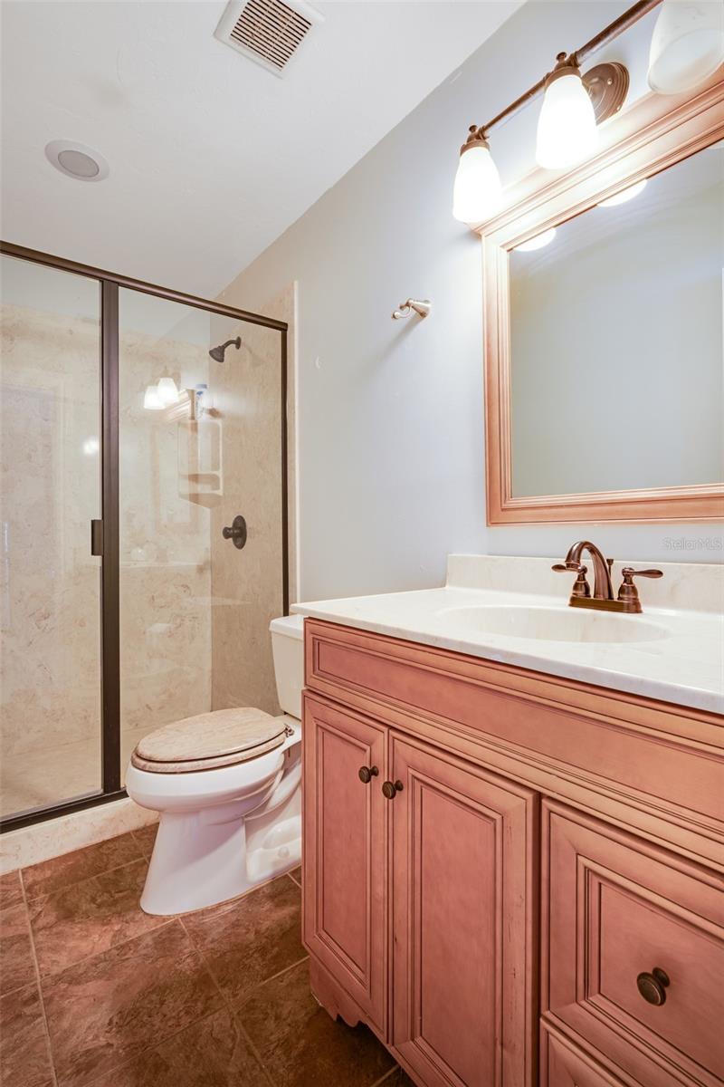 Image 15 of 21 For 573 Holmes Avenue