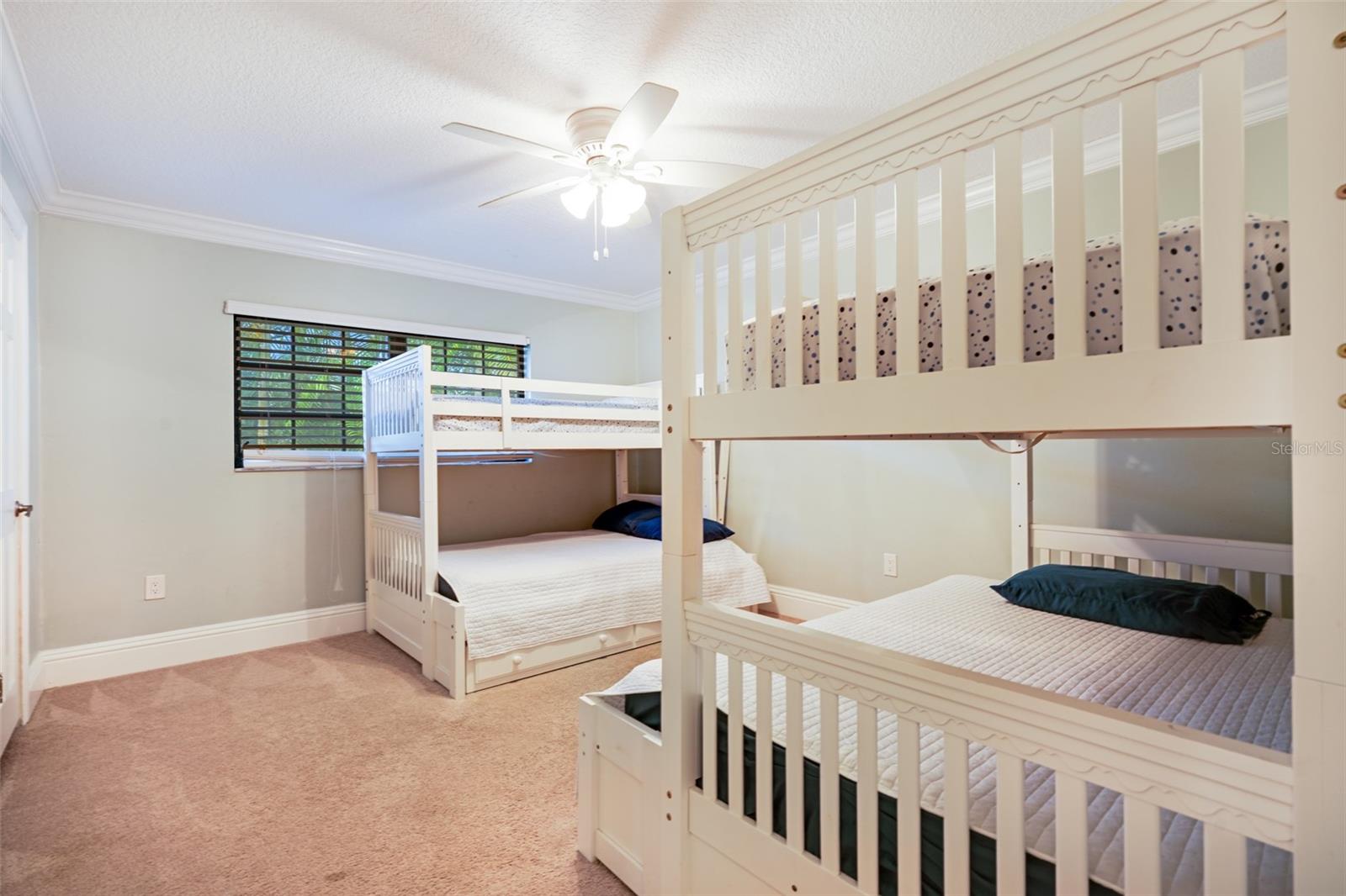 Image 16 of 21 For 573 Holmes Avenue