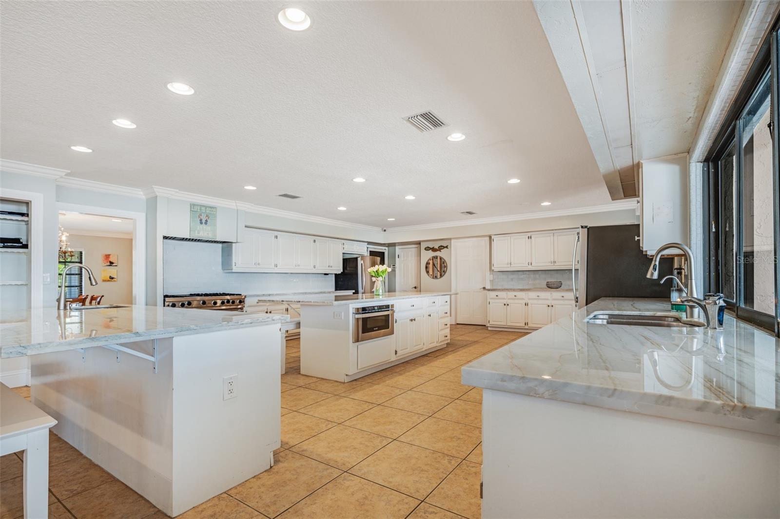 Image 6 of 21 For 573 Holmes Avenue