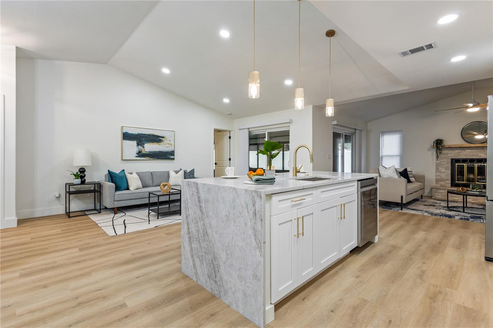 Image 15 of 40 For 2173 Cypress Point Drive N