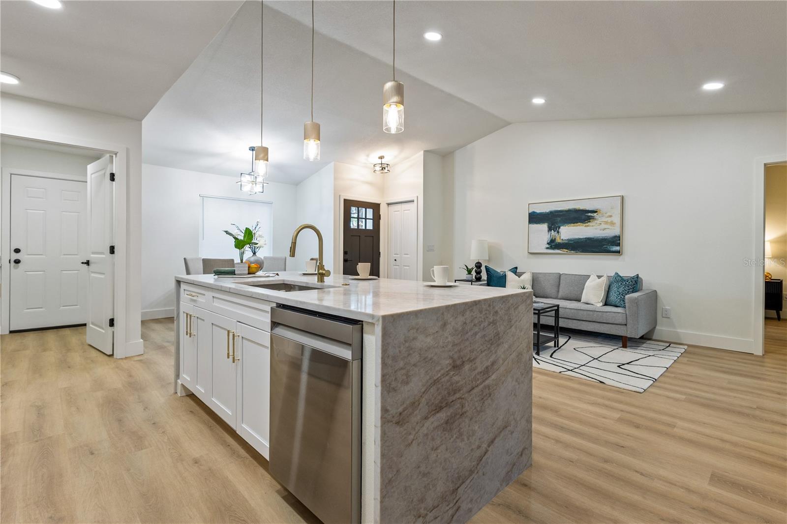 Image 16 of 40 For 2173 Cypress Point Drive N