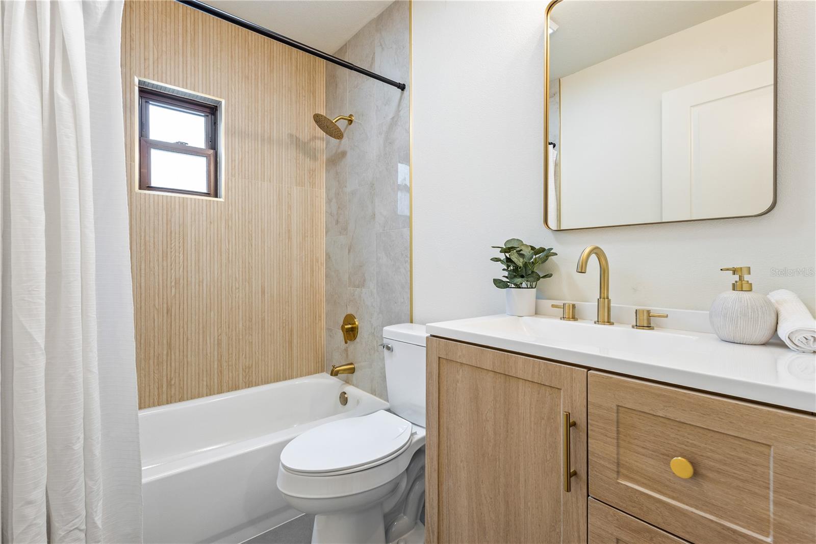 Image 27 of 40 For 2173 Cypress Point Drive N