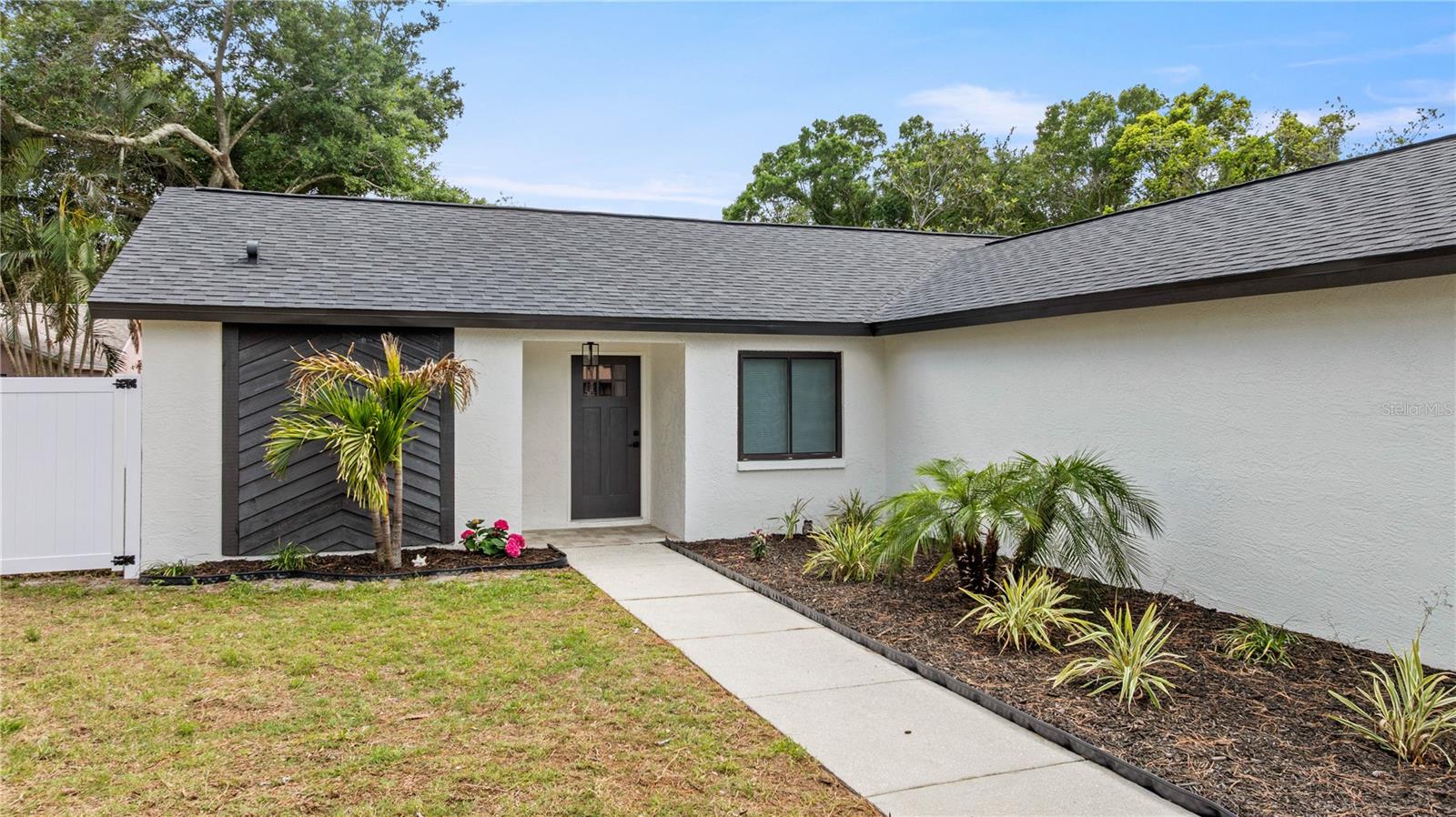 Image 4 of 40 For 2173 Cypress Point Drive N