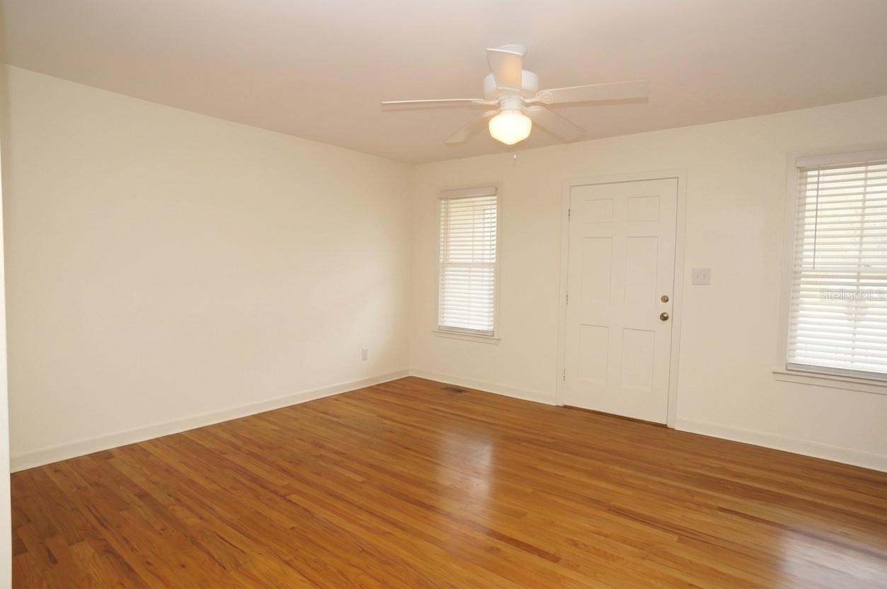 Image 3 of 12 For 305 Audubon Avenue