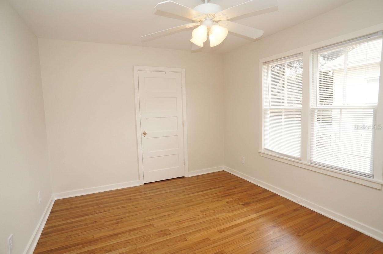 Image 7 of 12 For 305 Audubon Avenue