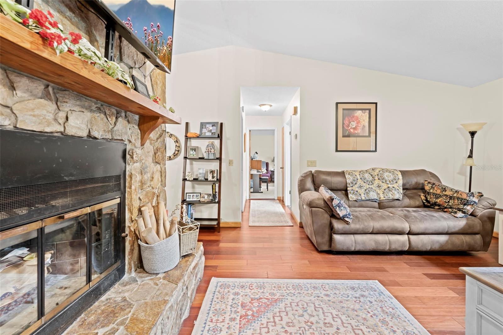 Image 10 of 51 For 6141 Dell Lane