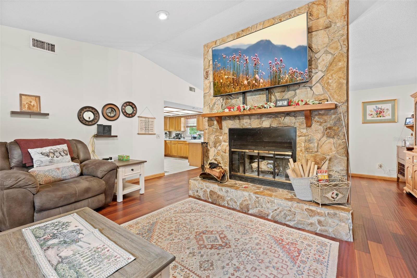 Image 11 of 51 For 6141 Dell Lane