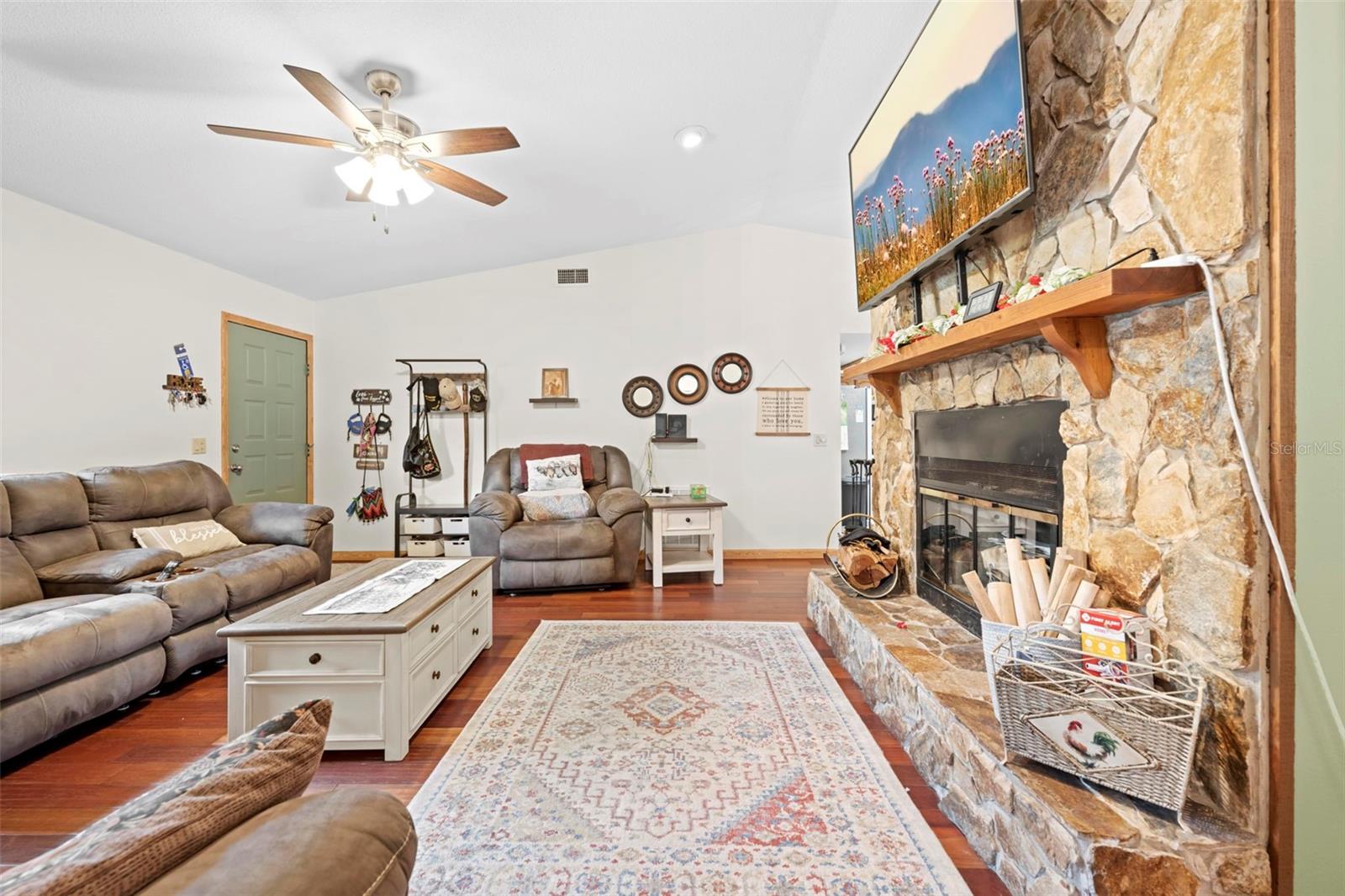 Image 8 of 51 For 6141 Dell Lane