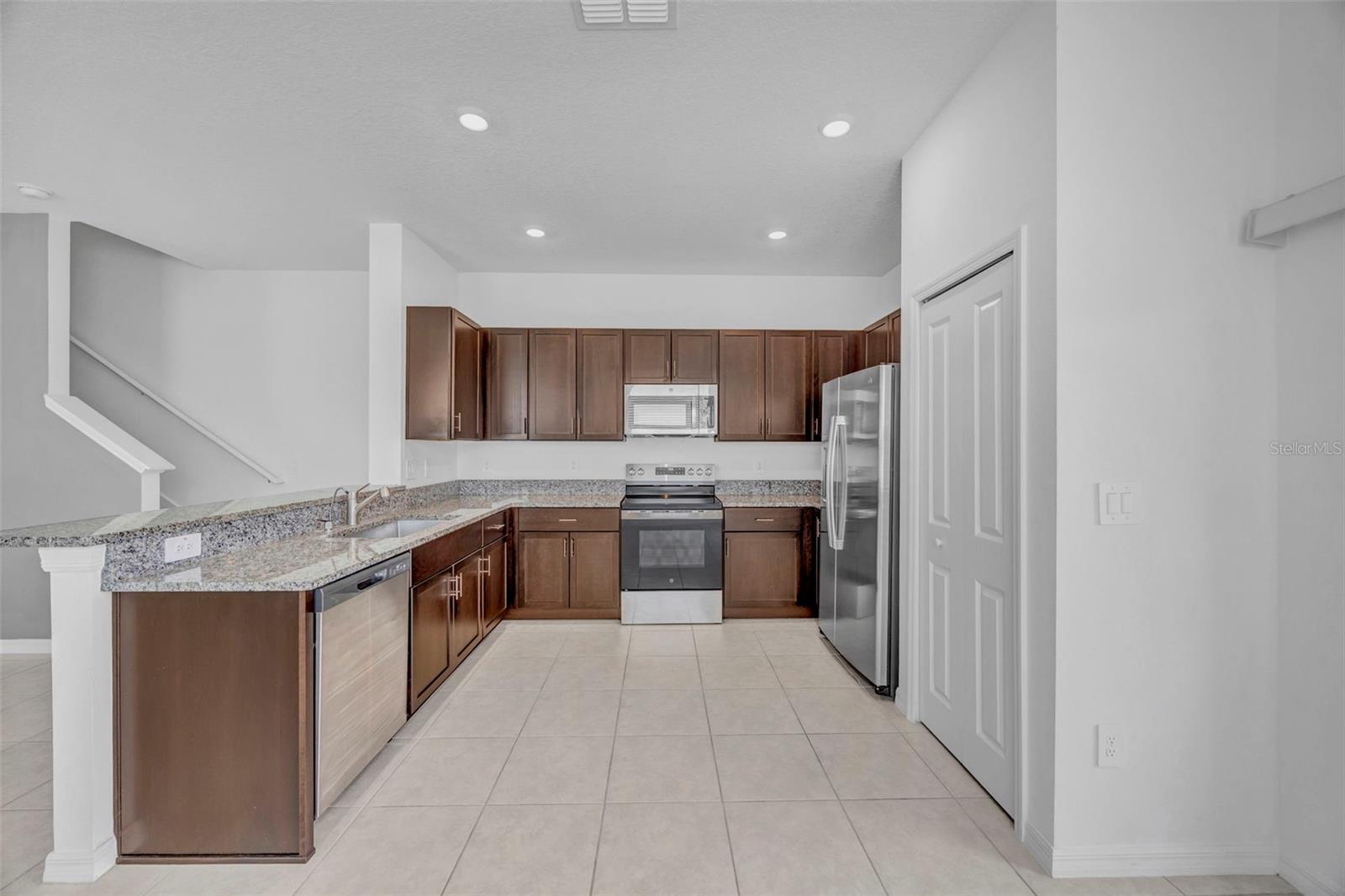 Image 15 of 58 For 2524 Sunray Venus Way