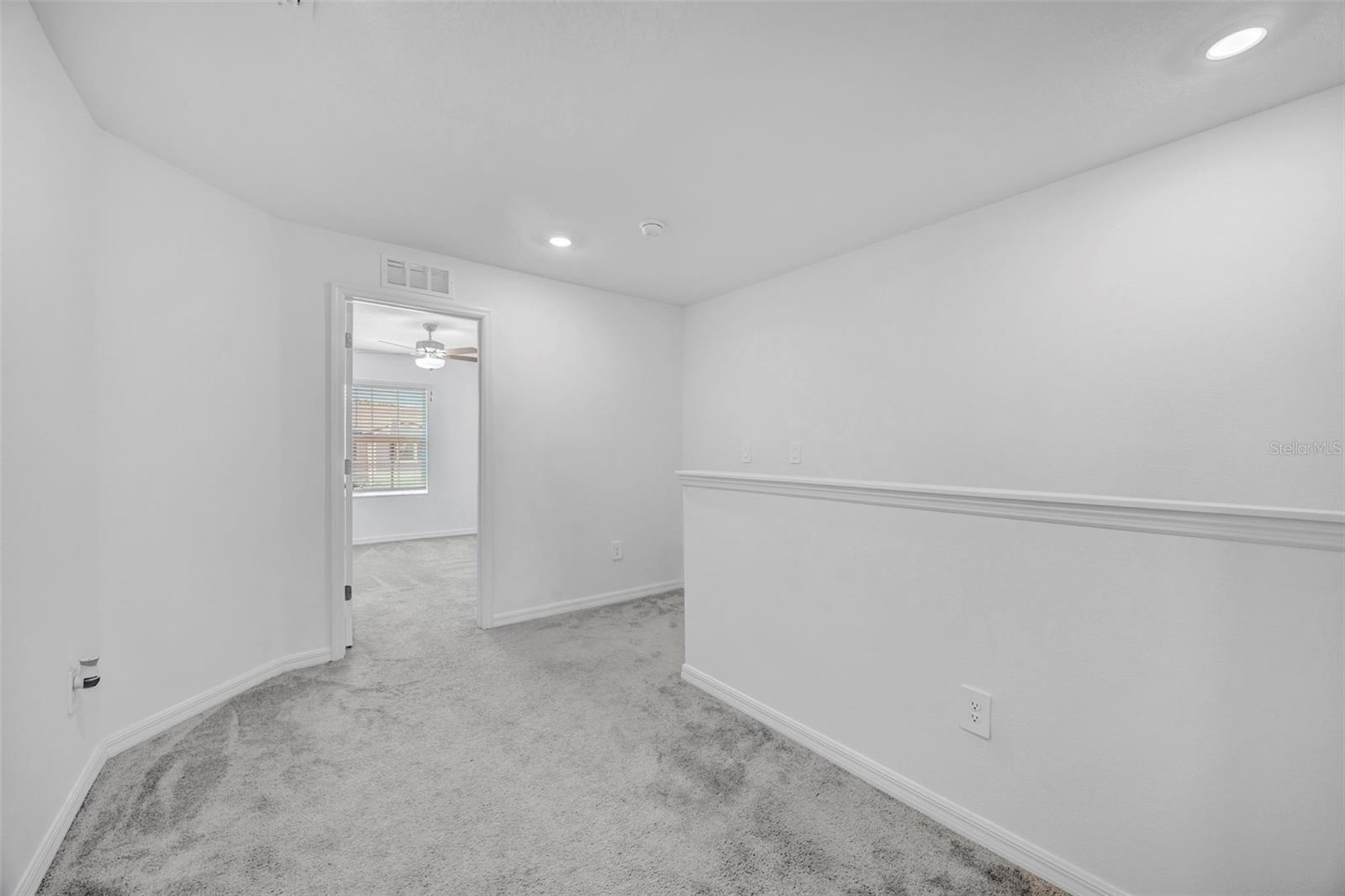 Image 29 of 58 For 2524 Sunray Venus Way