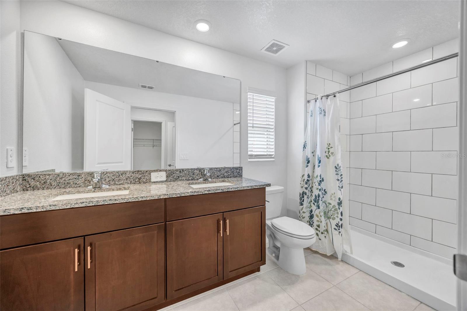 Image 40 of 58 For 2524 Sunray Venus Way