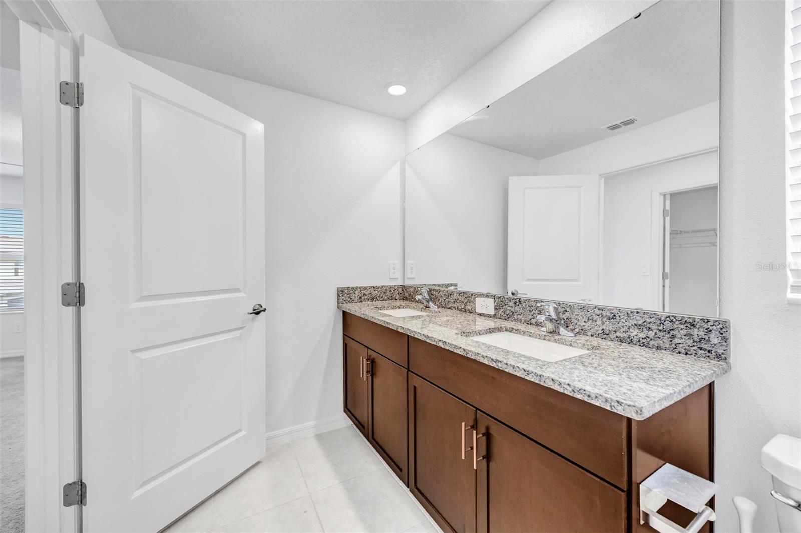 Image 42 of 58 For 2524 Sunray Venus Way