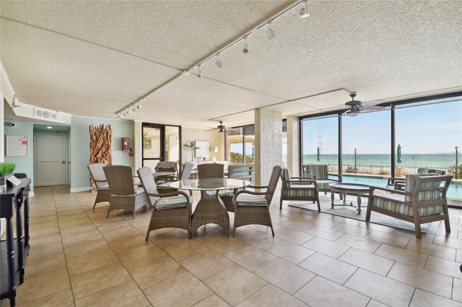 Image 43 of 47 For 15400 Gulf Boulevard 402