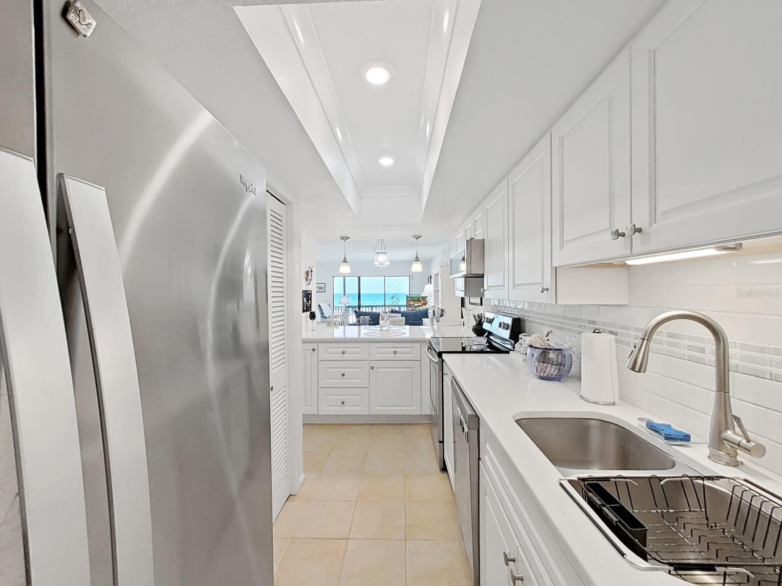 Image 18 of 51 For 19020 Gulf Boulevard 8