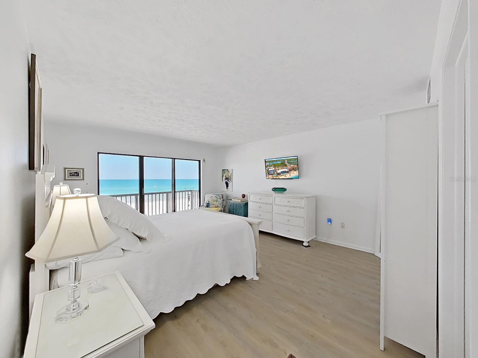 Image 25 of 51 For 19020 Gulf Boulevard 8