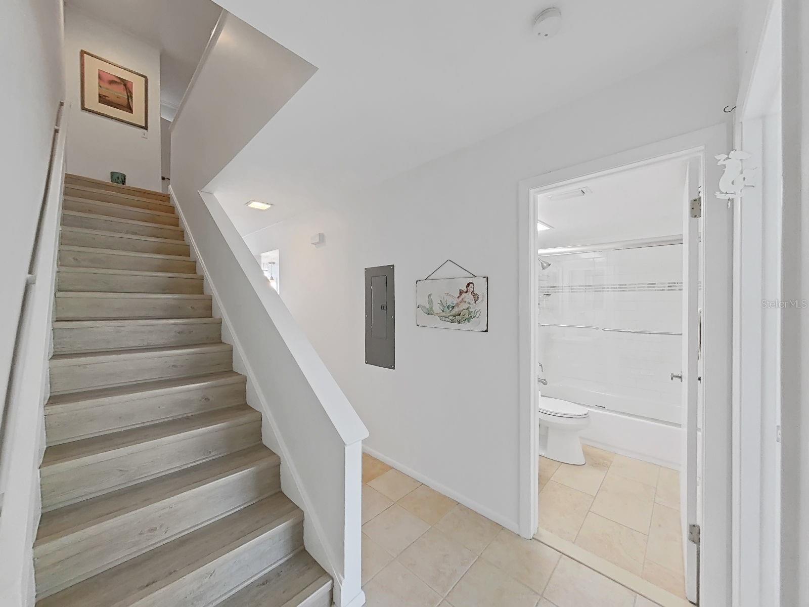 Image 28 of 51 For 19020 Gulf Boulevard 8