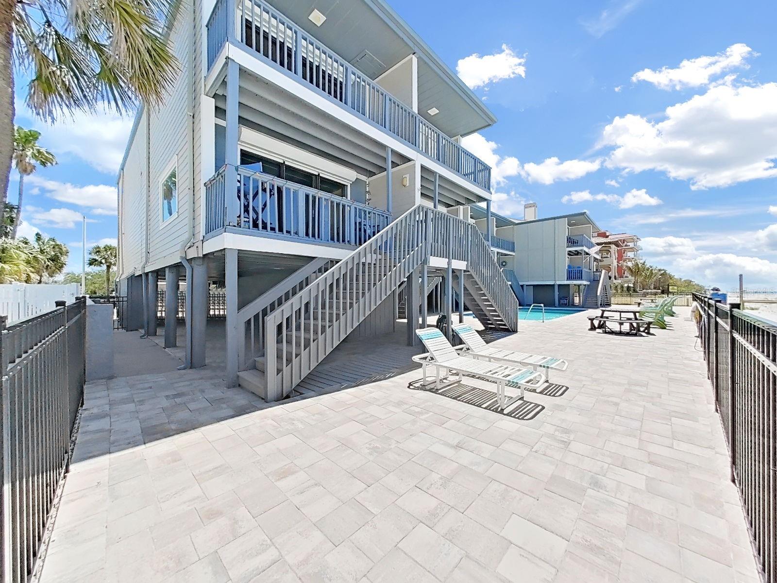 Image 32 of 51 For 19020 Gulf Boulevard 8