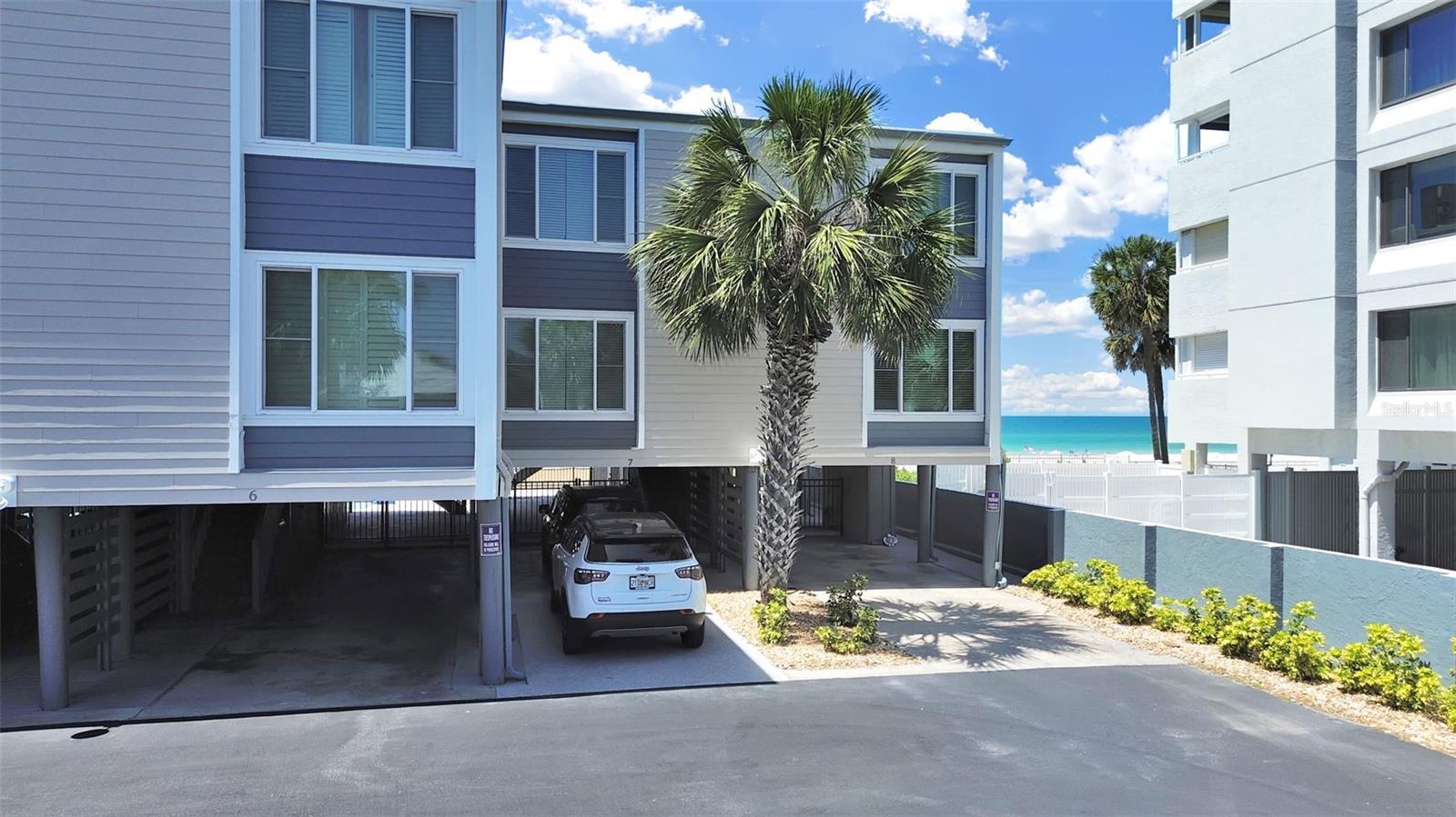 Image 7 of 51 For 19020 Gulf Boulevard 8