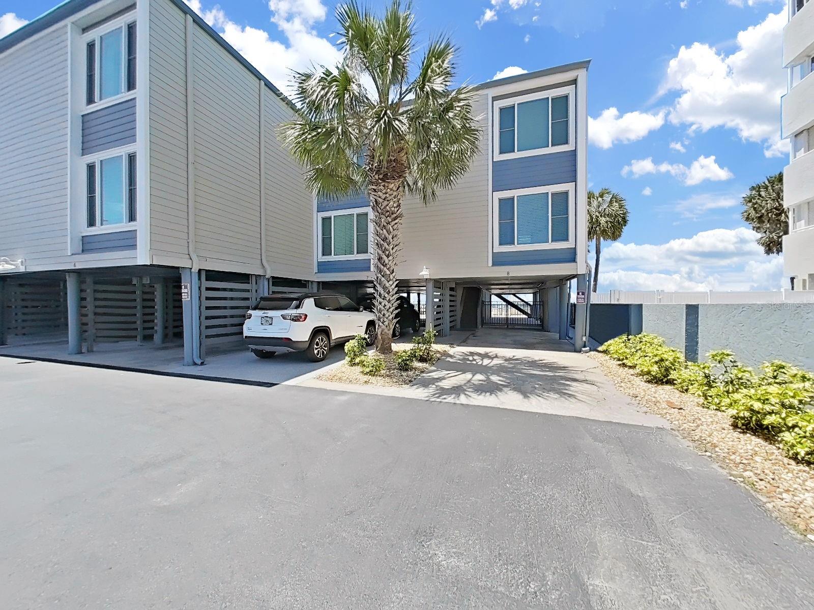 Image 8 of 51 For 19020 Gulf Boulevard 8