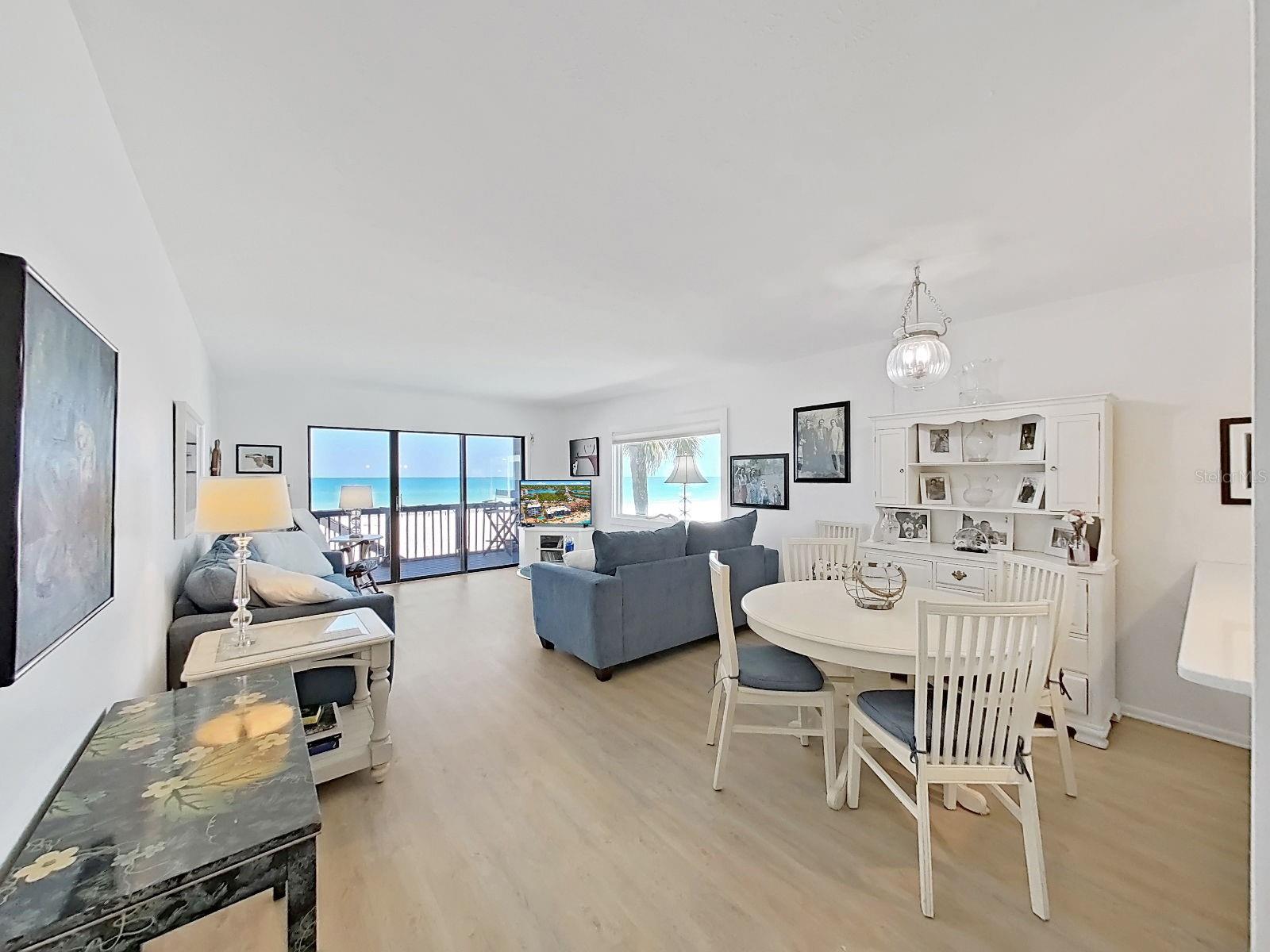 Image 9 of 51 For 19020 Gulf Boulevard 8