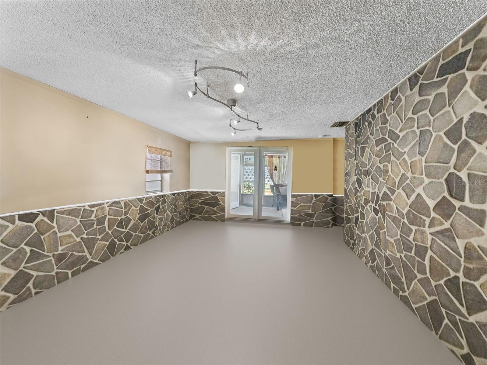 Image 17 of 36 For 12510 Noreast Lake Drive