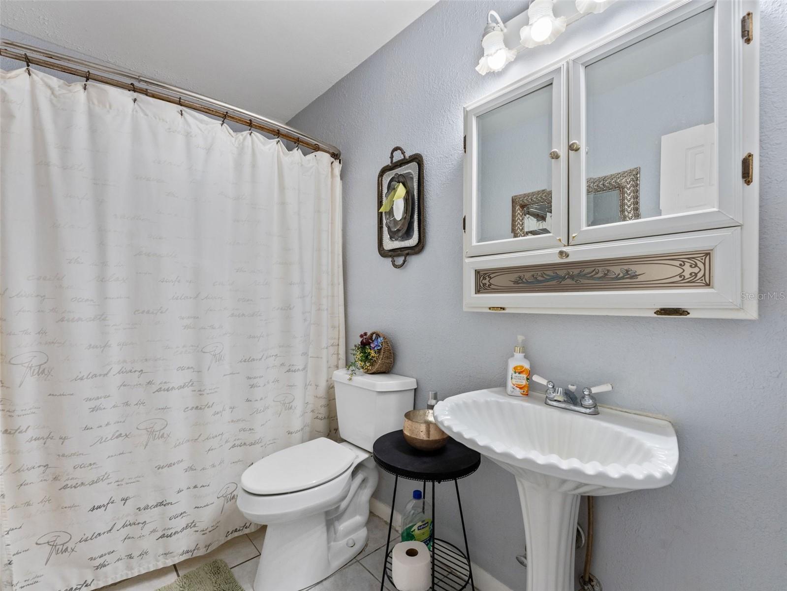 Image 18 of 36 For 12510 Noreast Lake Drive