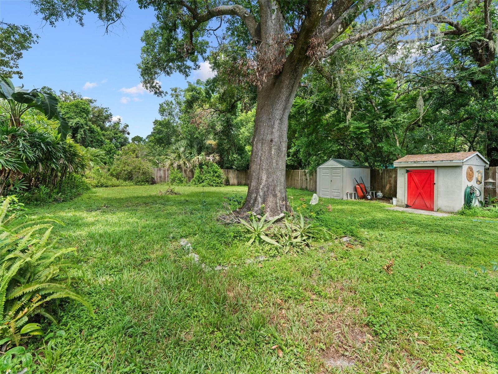 Image 26 of 36 For 12510 Noreast Lake Drive