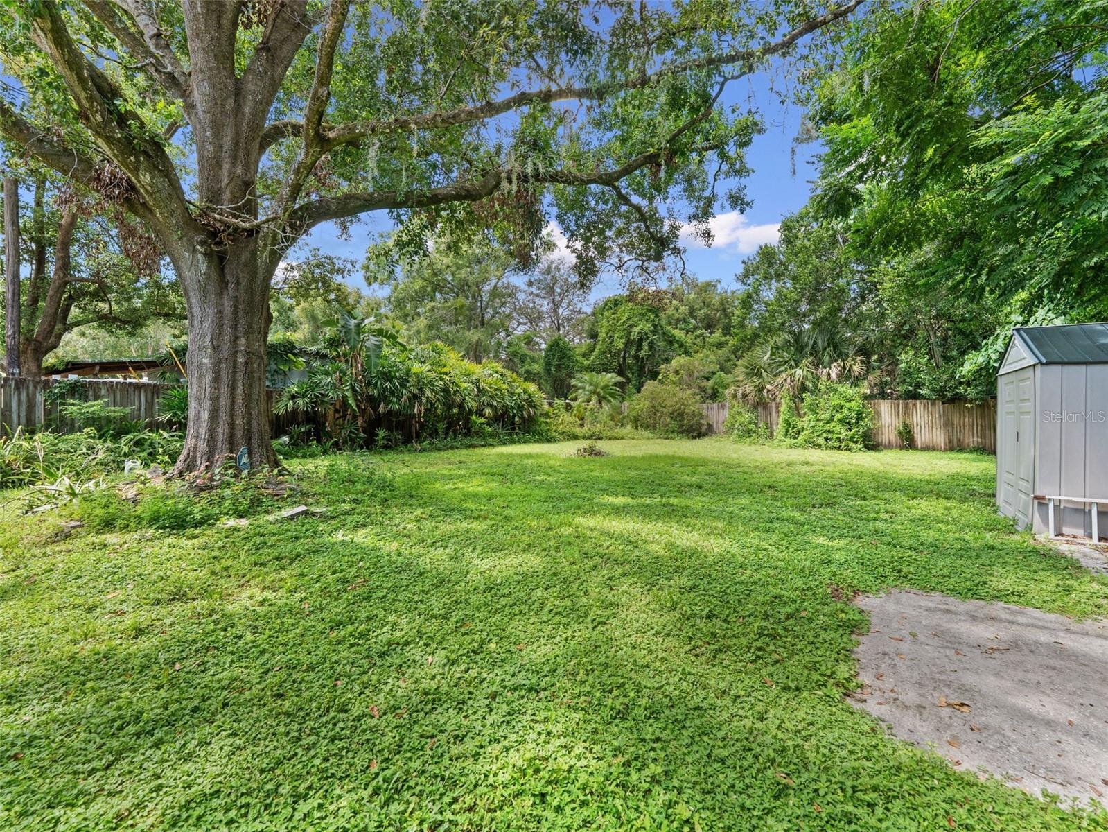 Image 28 of 36 For 12510 Noreast Lake Drive