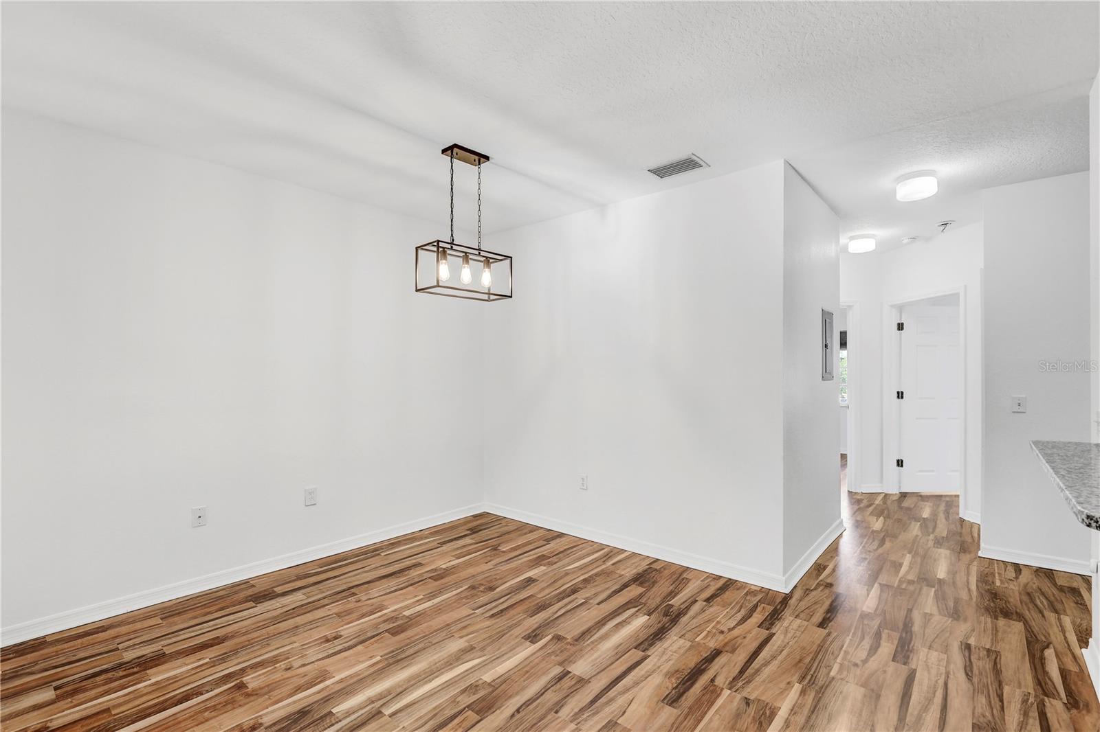 Image 11 of 40 For 6014 Portsdale Place 202