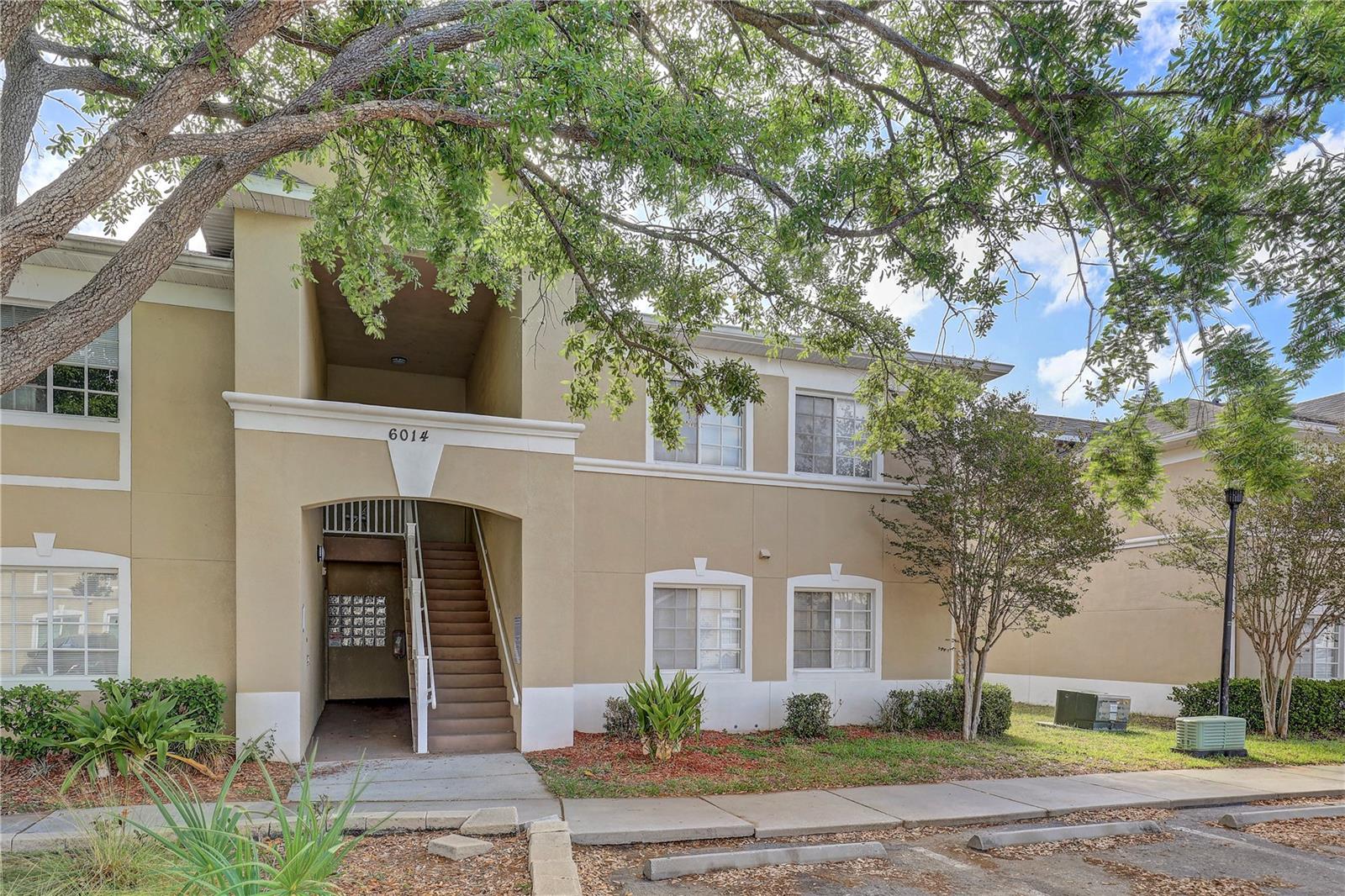 Image 3 of 40 For 6014 Portsdale Place 202