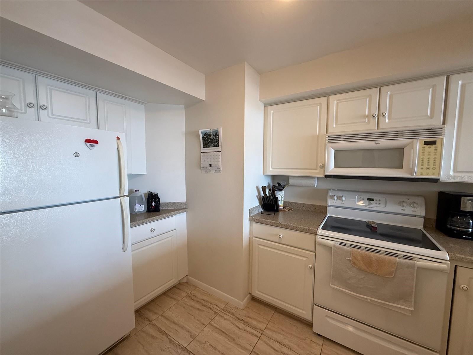 Image 10 of 22 For 6279 Sun Boulevard 403