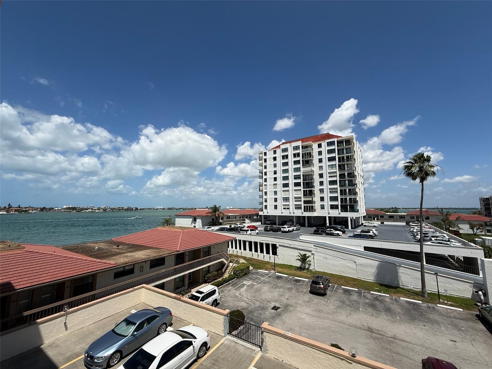 Image 12 of 22 For 6279 Sun Boulevard 403