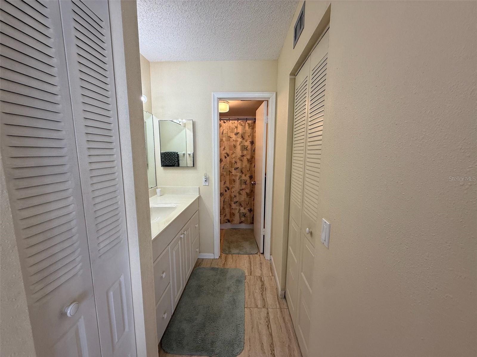 Image 18 of 22 For 6279 Sun Boulevard 403