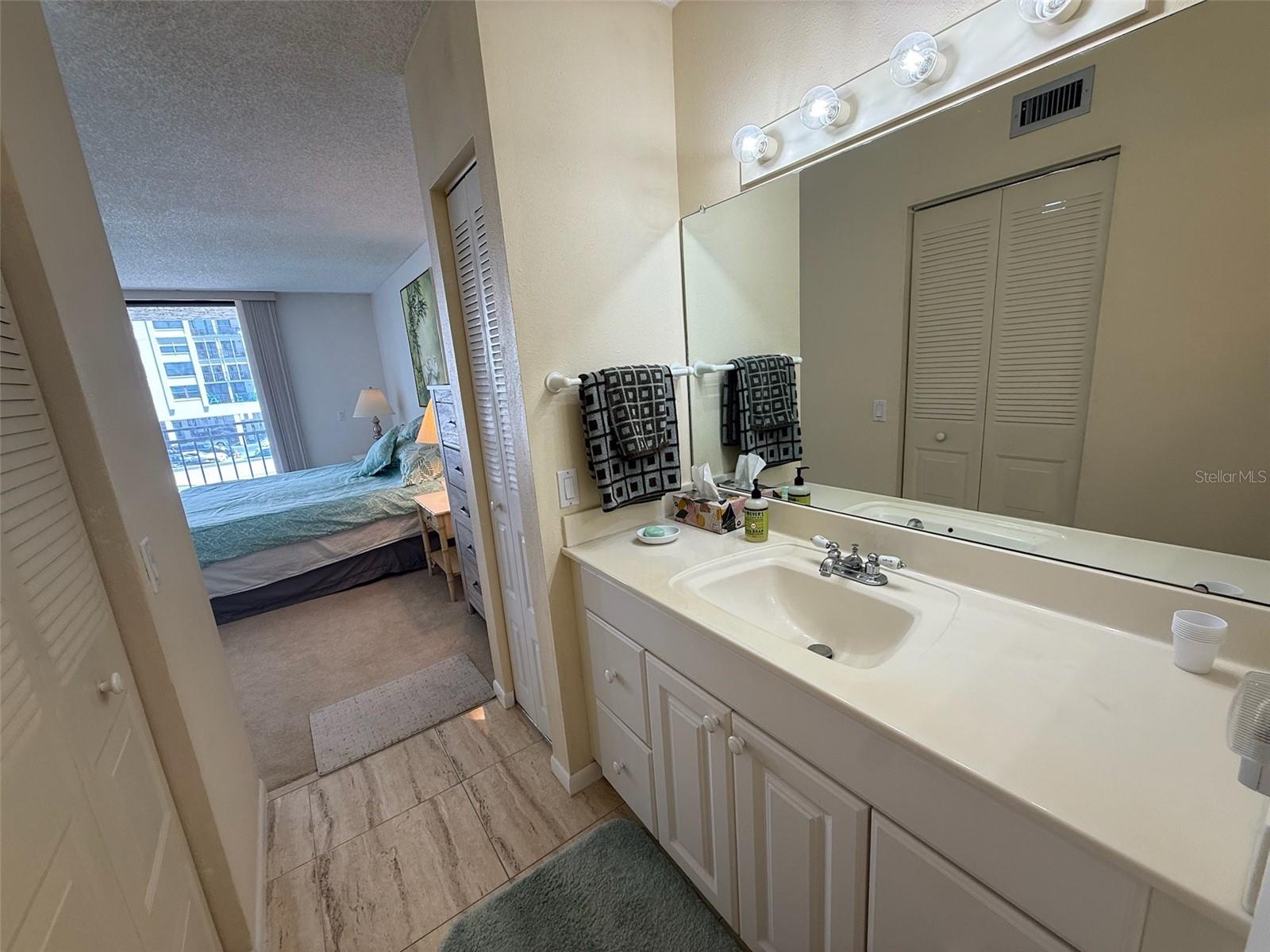 Image 20 of 22 For 6279 Sun Boulevard 403