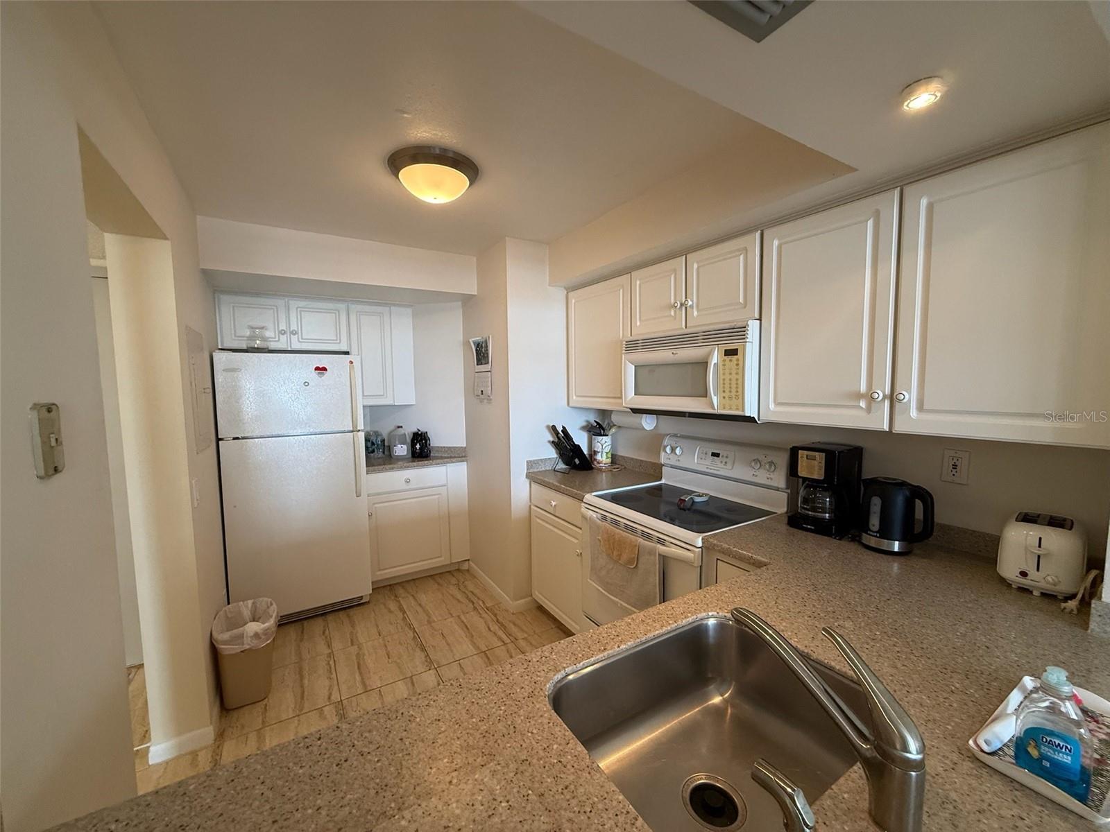 Image 8 of 22 For 6279 Sun Boulevard 403